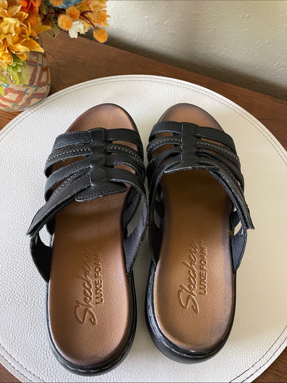 Skechers Luxe Foam Slip on Sandals Very Good Used Condition - Picture 9 of 12
